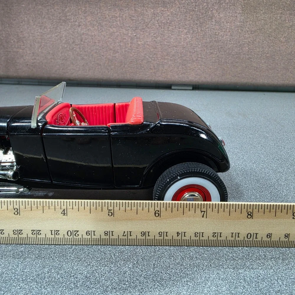 ERTL Ford 1932 Deuce Roadster Hot Rod 1/18 Black Excellent Custom V8 Diecast